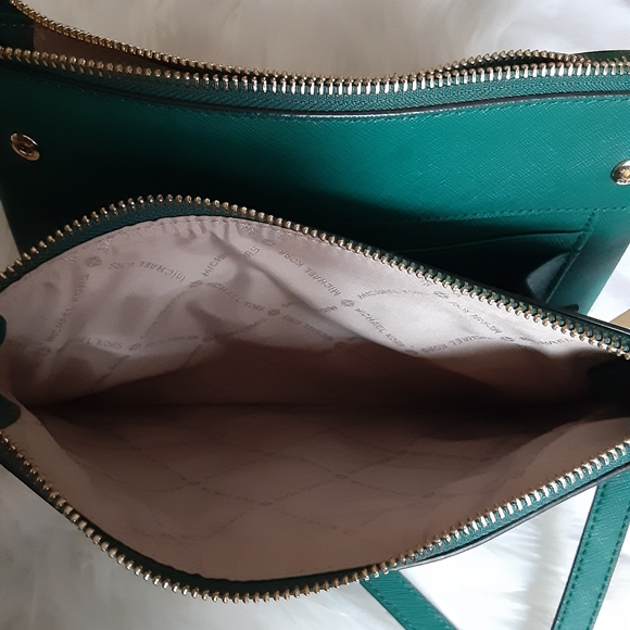 Michael Kors bag - Picture 6 of 8